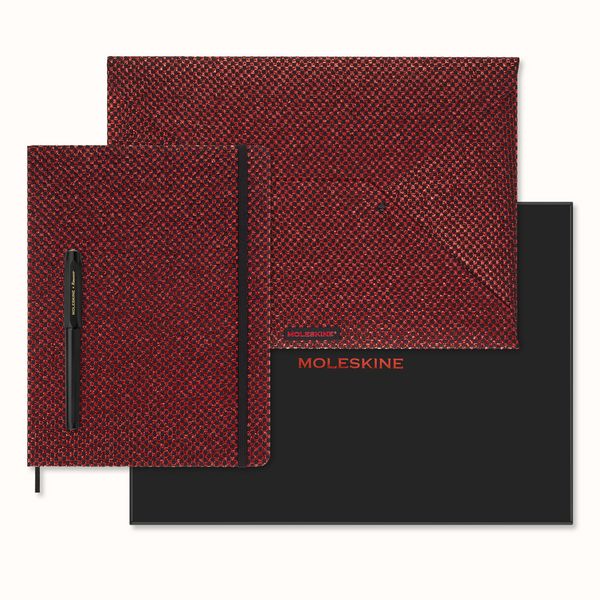 Produktbild: Moleskine Shine Sammlerbox Notizbuch rot (XL, liniert, fester Einband) Umschlag rot Kaweco F&uuml;llfederhalter, schwarz