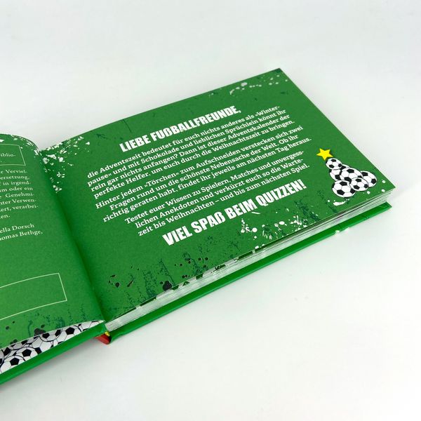 Produktbild: Noch mehr unn&uuml;tzes Fu&szlig;ballwissen. Hardcover-Ausgabe