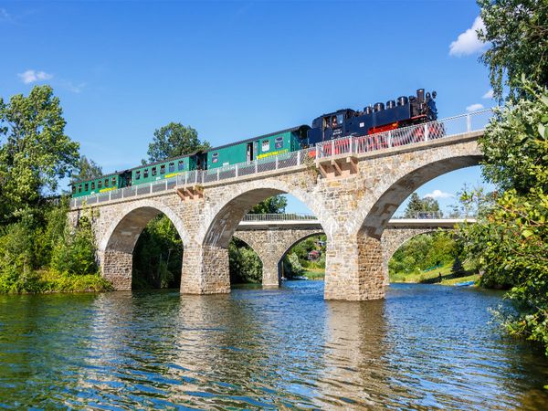 Produktbild: CALVENDO Puzzle Wei&szlig;eritztalbahn bei Malter | 1000 Teile Lege-Gr&ouml;&szlig;e 64x48cm Foto-Puzzle f&uuml;r gl&uuml;ckliche Stunden