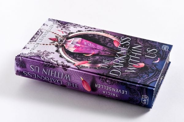 Produktbild: The Darkness Within Us