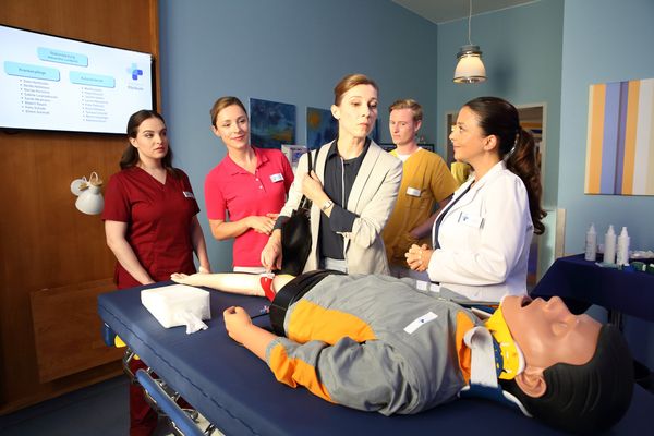 Produktbild: In aller Freundschaft - Die Krankenschwestern - Staffel 2/Folgen 09-16 [3 DVDs]