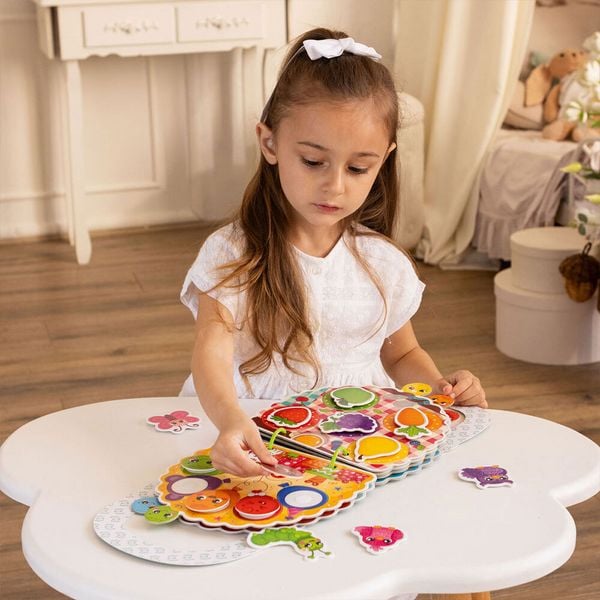 Produktbild: Lernspiel Roter K&auml;fer Busy Book mit Klettverschluss Die Smileys RK1170-04