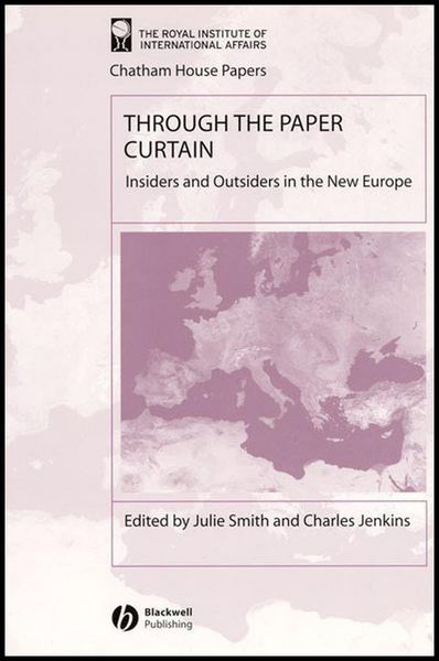 Produktbild: Through the Paper Curtain