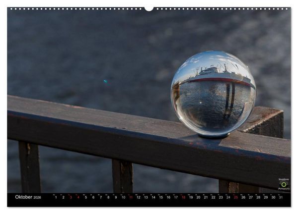 Produktbild: Glaskugel, Die Welt ist eine Kugel (Wandkalender 2026 DIN A2 quer), CALVENDO Monatskalender