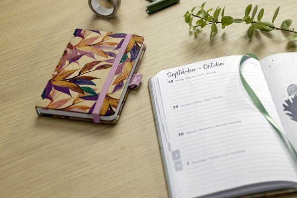 Produktbild: SIGEL TH670 Wochenkalender Jolie 2027, ca. A6, braun, rosa, lila, kupfer, goldgelb