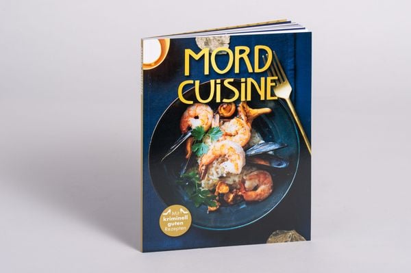 Produktbild: Mord Couture. Krimi-Rollenspiel und Kochbuch. Das perfekte Krimi-Event f&uuml;r Zuhause. F&uuml;r 6 Spieler ab 12 Jahren