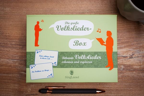 Produktbild: Die gro&szlig;e Volkslieder-Quiz-Box f&uuml;r Senioren. Das Spiel rund um bekannte Volkslieder f&uuml;r Senioren. Auch mit Demenz. Spiele Box mit 100 Karten.