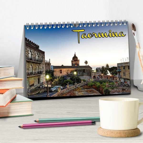Produktbild: Taormina zur blauen Stunde (Tischkalender 2026 DIN A5 quer), CALVENDO Monatskalender