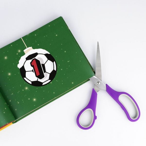 Produktbild: Merry Kickmas &ndash; Dein Fu&szlig;balltricks-Adventskalender