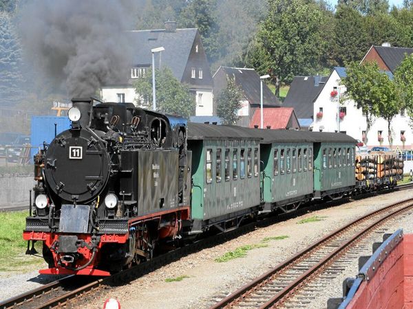 Produktbild: CALVENDO Puzzle Ein Motiv aus dem Kalender Dampfbahnromantik - Dampfbahnen auf schmaler Spur | 1000 Teile Lege-Gr&ouml;&szlig;e 64x48cm Foto-Puzzle f&uuml;r gl&uuml;ckliche Stunden