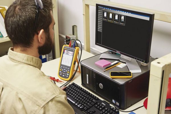 Produktbild: Fluke 125B/EU/S Hand-Oszilloskop 40MHz 2-Kanal 4 GSa/s Multimeter-Funktionen 1St.