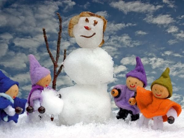 Produktbild: Vier kleine Wichtel bauen eine Schneefrau (Puzzle)
