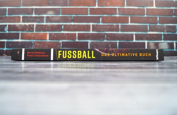 Produktbild: Fu&szlig;ball - Das ultimative Buch