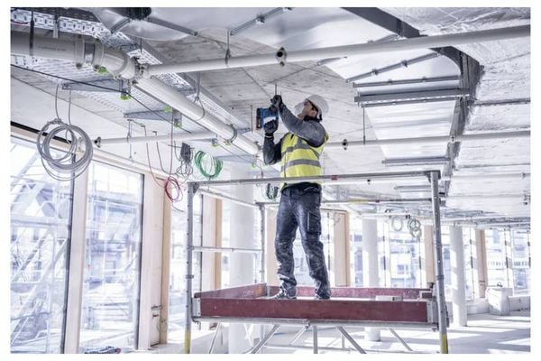 Produktbild: Bosch Professional GBH 18V-22 SDS-Plus-Akku-Bohrhammer 18 V 4 Ah Li-Ion inkl. 2. Akku, inkl. Ladeger&auml;t, inkl. Koffer