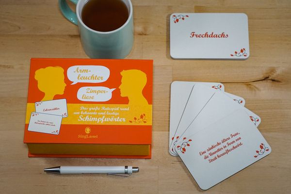 Produktbild: Fast vergessene Schimpfw&ouml;rter. Das lustige Quiz-Spiel f&uuml;r Senioren. Auch mit Demenz. Spiele-Box mit 100 Karten