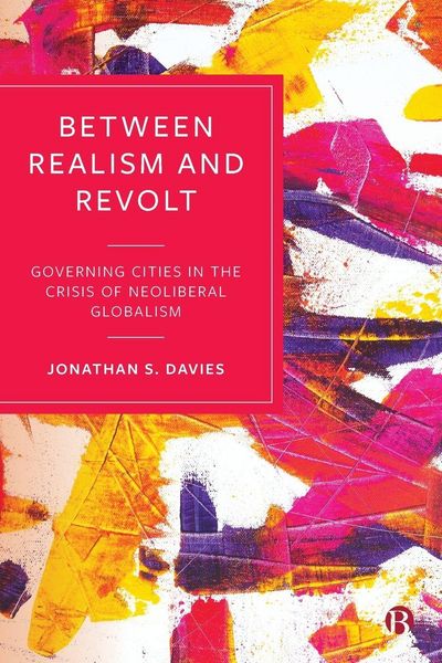 Produktbild: Between Realism and Revolt