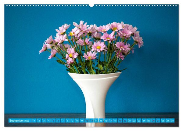 Produktbild: Still Life - Blumen vor der blauen Wand (Wandkalender 2026 DIN A2 quer), CALVENDO Monatskalender