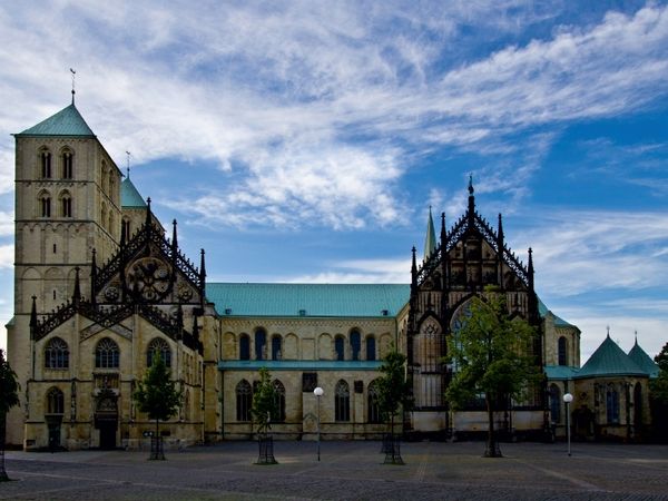 Produktbild: CALVENDO Puzzle Der St. Paulus-Dom ist in seiner heutigen Gestalt ein Werk des 13. Jahrhunderts. | 1000 Teile Lege-Gr&ouml;&szlig;e 64x48cm Foto-Puzzle f&uuml;r gl&uuml;ckliche Stunden