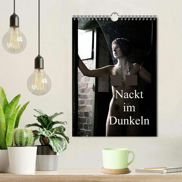 Produktbild: Nackt im Dunkeln / 2026 (Wandkalender 2026 DIN A4 hoch), CALVENDO Monatskalender