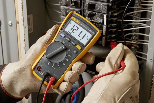 Produktbild: Fluke FLK115/TLK-225-1 Hand-Multimeter digital CAT III 600V Anzeige (Counts): 6000