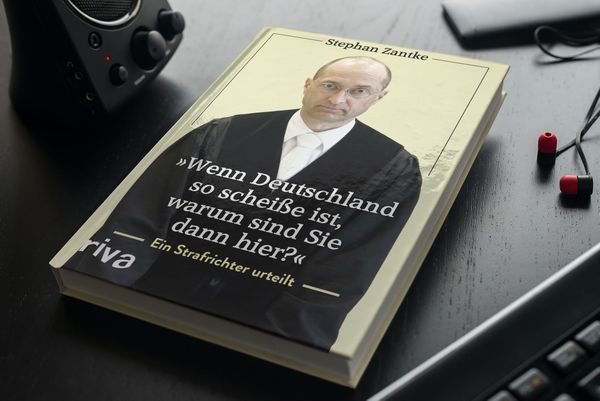 Produktbild: "Wenn Deutschland so schei&szlig;e ist, warum sind Sie dann hier?"