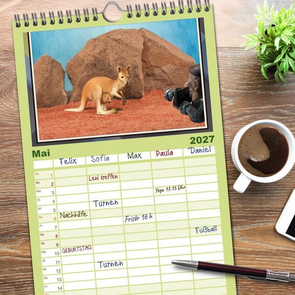 Produktbild: Familienplaner 2027 - Fotograf auf Pirsch - ein Kinderkalender mit 5 Spalten (Wandkalender, 21 x 45 cm) CALVENDO