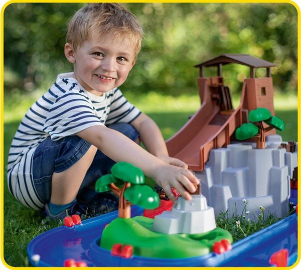Produktbild: AquaPlay 1547 - Wasserbahn Adventure Land mit Berg, Turm und Stausee, Spieleset inkl. 2 Tierfiguren, Motorboot und Speedboot