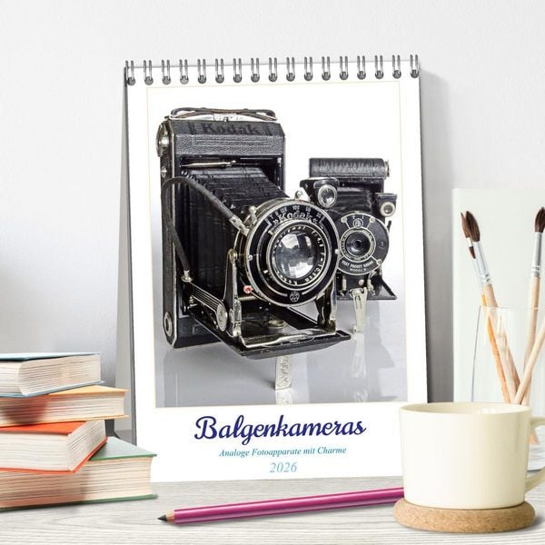 Produktbild: Balgenkameras - Analoge Fotoapparate mit Charme (Tischkalender 2026 DIN A5 hoch), CALVENDO Monatskalender