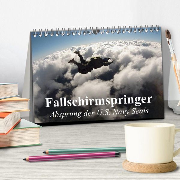 Produktbild: Fallschirmspringer. Absprung der U.S. Navy Seals (Tischkalender 2026 DIN A5 quer), CALVENDO Monatskalender