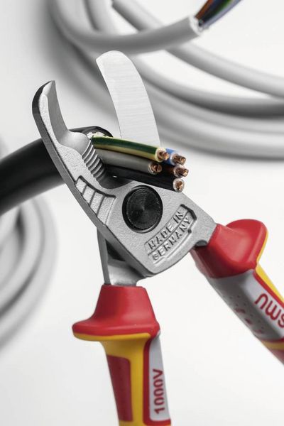 Produktbild: NWS 043-69-VDE-210 VDE-Kabelschere Geeignet f&uuml;r (Abisoliertechnik) Alu- und Kupferkabel, ein- und mehrdr&auml;htig 25 mm 70 mm&sup2;