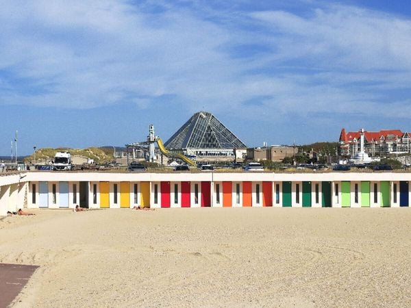 CALVENDO Puzzle Le Touquet-Paris-Plage, bunte Badehäuschen am Strand | 1000 Teile Lege-Größe 64x48cm Foto-Puzzle für glückliche Stunden