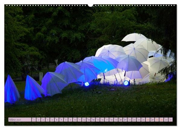 Produktbild: Schirme. Lichtinstallation Idee und Ausf&uuml;hrung des K&uuml;nstler Thomas Mogendorf (hochwertiger Premium Wandkalender 2027 DIN A2 quer), Kunstdruck in Hochglanz