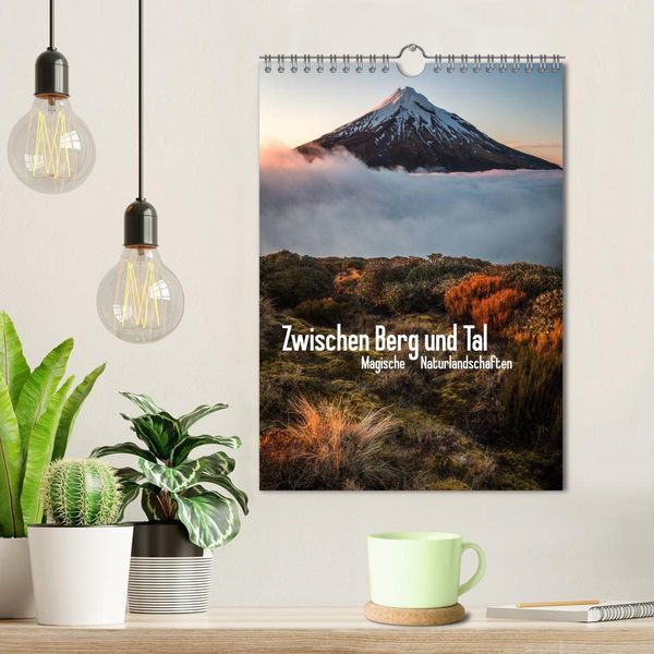 Produktbild: Zwischen Berg und Tal (Wandkalender 2026 DIN A4 hoch), CALVENDO Monatskalender