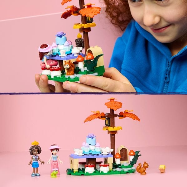 Produktbild: LEGO Friends 42690 Teeparty im Wald, Bauset mit 2 Spielfiguren, Frosch und Eichh&ouml;rnchen