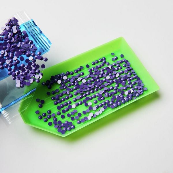 Produktbild: Diamond Painting DIY-Set, Bild auf Leinwand, Funkelnder Blumenkranz // &Oslash; 20 cm. 14-teilig