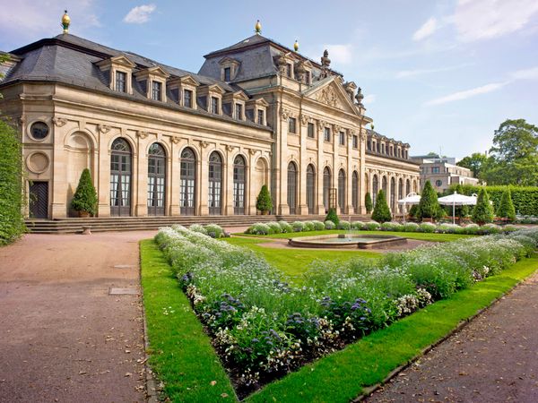 Produktbild: CALVENDO Puzzle Schlossgarten und Stadtschloss | 1000 Teile Lege-Gr&ouml;&szlig;e 64x48cm Foto-Puzzle f&uuml;r gl&uuml;ckliche Stunden