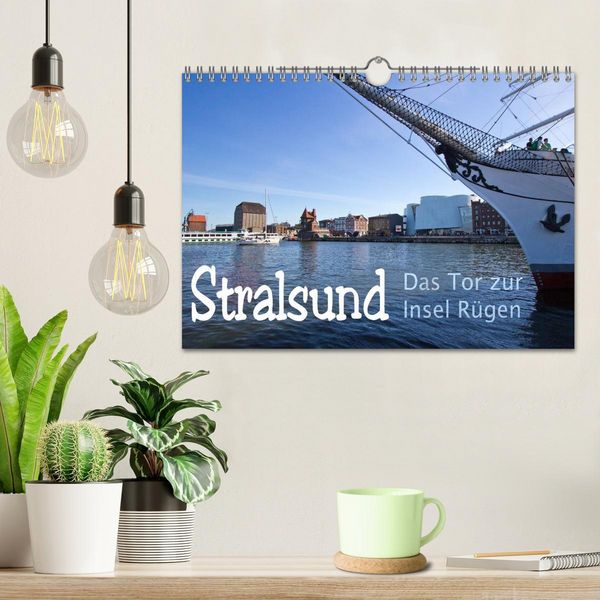 Produktbild: Stralsund. Das Tor zur Insel R&uuml;gen (Wandkalender 2026 DIN A4 quer), CALVENDO Monatskalender