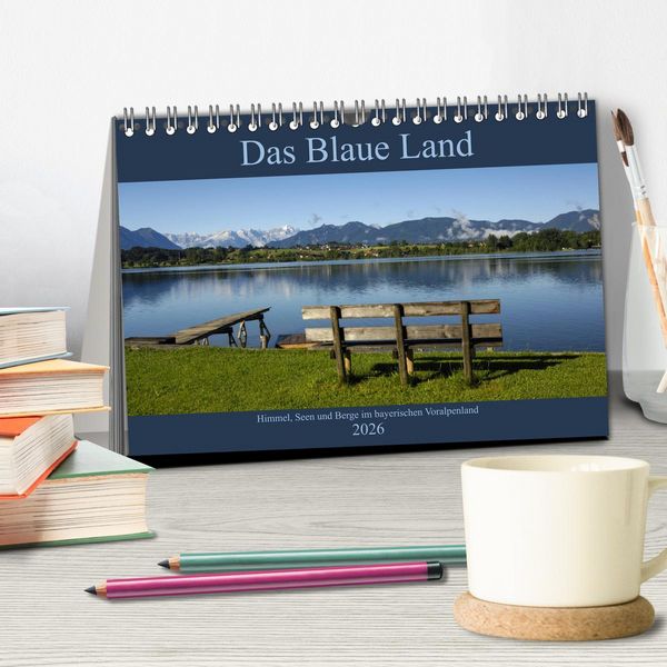 Produktbild: Das Blaue Land - Himmel, Seen und Berge im bayerischen Voralpenland (Tischkalender 2026 DIN A5 quer), CALVENDO Monatskalender
