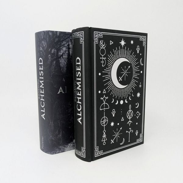 Produktbild: Alchemised English Edition