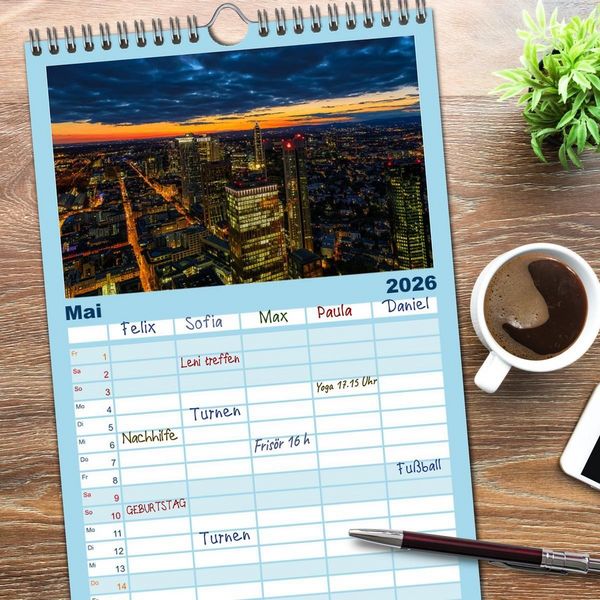 Produktbild: Familienplaner 2026 - Frankfurt am Main - at night mit 5 Spalten (Wandkalender, 21 x 45 cm) CALVENDO
