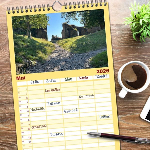 Produktbild: Familienplaner 2026 - Erlebe mit mir die Wanderregionen im Ahrtal - Altenahr mit 5 Spalten (Wandkalender, 21 x 45 cm) CALVENDO