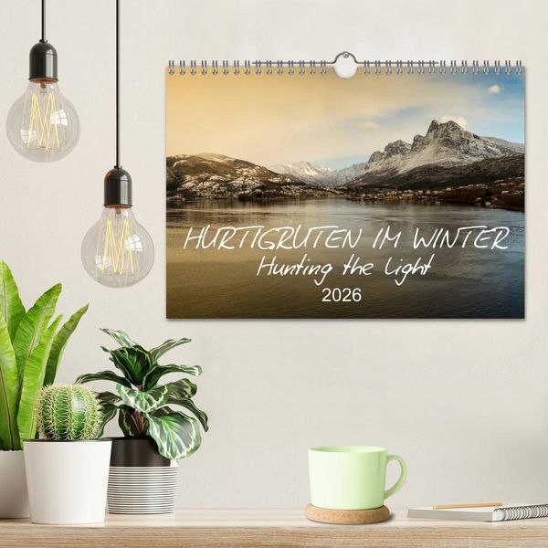 Produktbild: Hurtigruten im Winter - Hunting the light (Wandkalender 2026 DIN A4 quer), CALVENDO Monatskalender