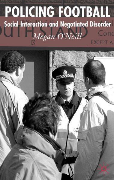 Produktbild: Policing Football