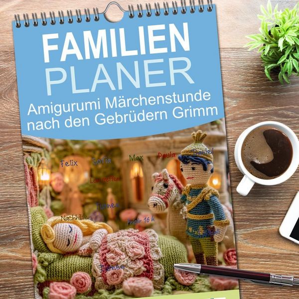 Produktbild: Familienplaner 2026 - Amigurumi M&auml;rchenstunde nach den Gebr&uuml;dern Grimm mit 5 Spalten (Wandkalender, 21 x 45 cm) CALVENDO