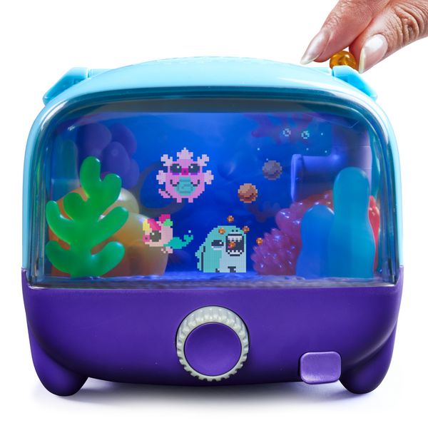 Produktbild: Bitzee Aquarium - interaktives digitales Haustier & 3D-Schreibtisch-Gadget mit Kugeln zum F&uuml;ttern, 30 Tiere sammeln, Geschenk ab 5 Jahren