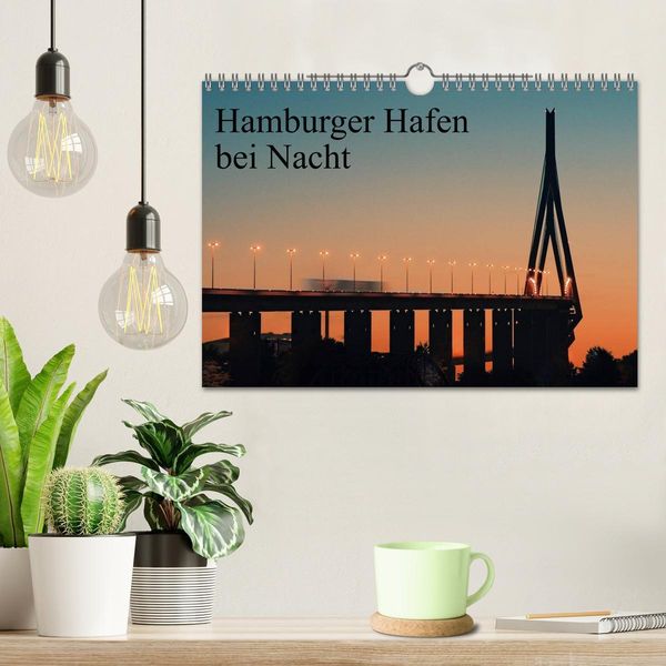 Produktbild: Hamburger Hafen bei Nacht (Wandkalender 2026 DIN A4 quer), CALVENDO Monatskalender