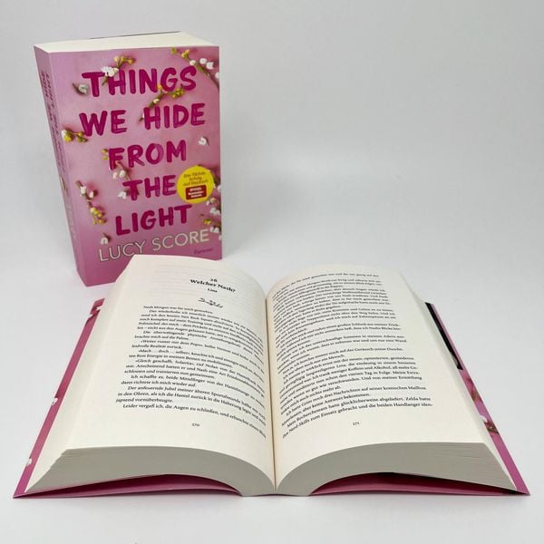 Produktbild: Things We Hide From The Light