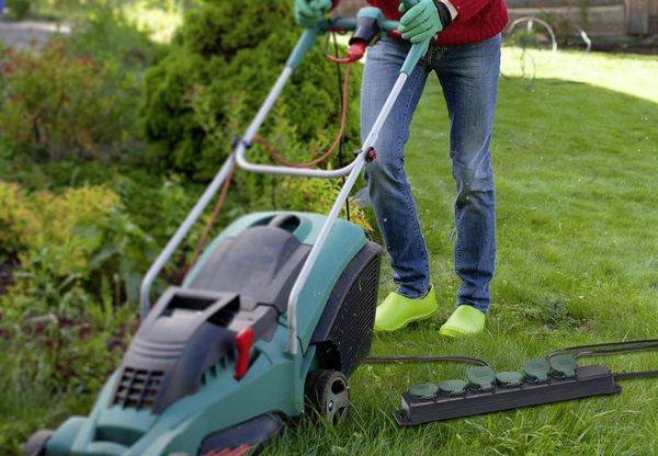 Produktbild: Sygonix SY-5145342 Steckdosenleiste Schwarz, Standard-Gr&uuml;n (seidenmatt) Schutzkontakt 1St.
