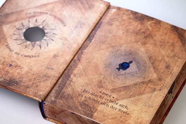 Produktbild: Liebe geht durch alle Zeiten (2). Saphirblau