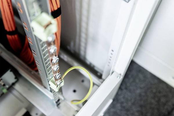 Produktbild: Digitus DN-19 EARTH 19 Zoll